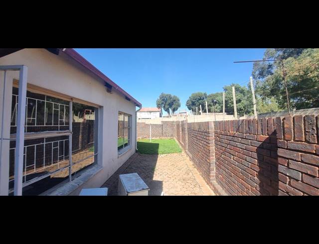 70M² OFFICE TO LET IN OATLANDS
